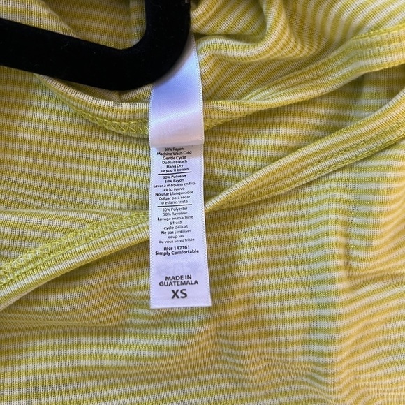 LulaRoe classic T size XS - Picture 5 of 5
